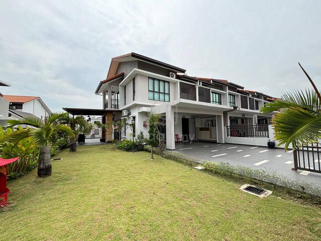 READY MOVE IN | END LOT Double Storey Terrace Viola, Alam Impian 1