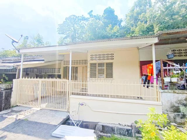[FREEHOLD OPEN] Single Storey Taman King Wong, Sikamat FOR SALE 1
