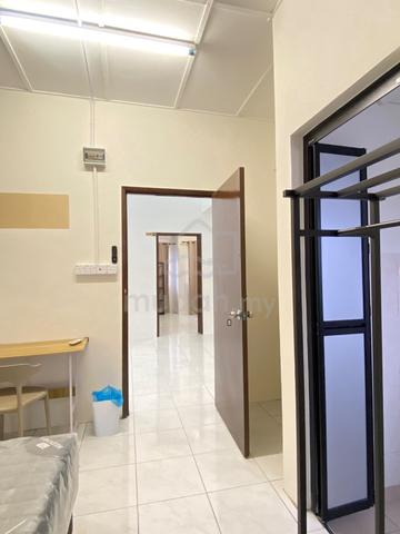 New clean middle room in Puncak Jalil, 2km from pavilion Bukit jalil 1