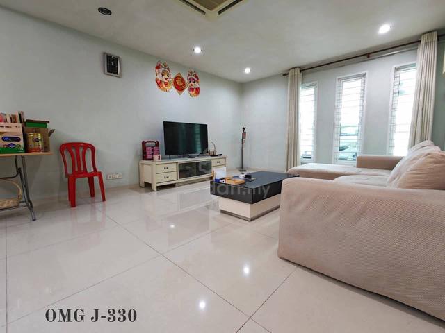 Bandar Bukit Tinggi, Klang (Lorong Batu Nilam 13) 2.5 Storey House For 1