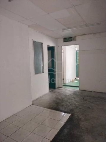 Ground Floor Shop for Rent – Ideal for Clinic or Pharmacy Taman Cempak 5