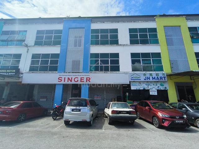 2 units 3sty shophouse for rent at 34mile PBH rd side.  1