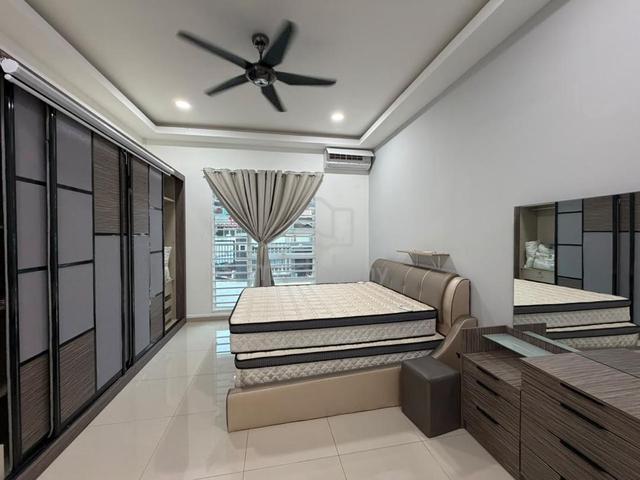 Move In Ready!🔥 Fully Renovated Single Storey Terrace with 4 Bedrooms 1
