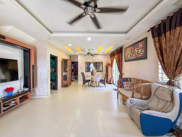 Renovated + Corner Lot + 50'x65' di Taman Idaman Murni Salak Tinggi 1