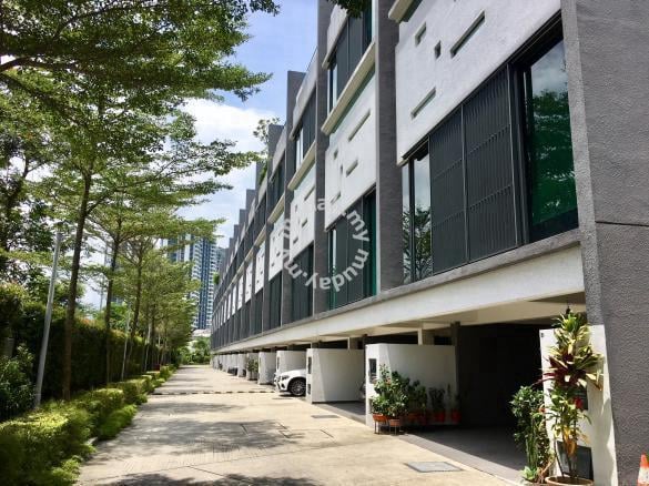 4 Storey Villa The Treez with Private Lift KLCC View and Roof Top 1