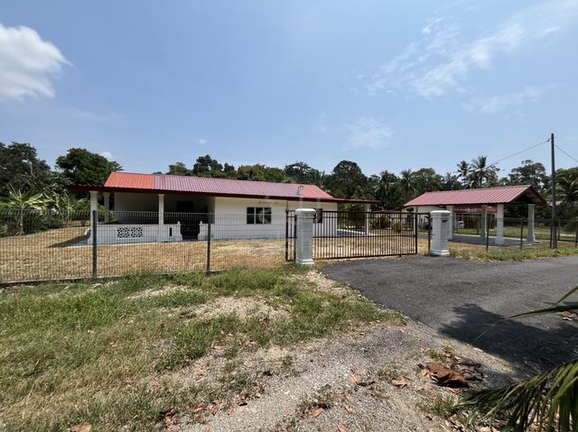 Tanah dan Rumah Kebun ada anak sungai 1