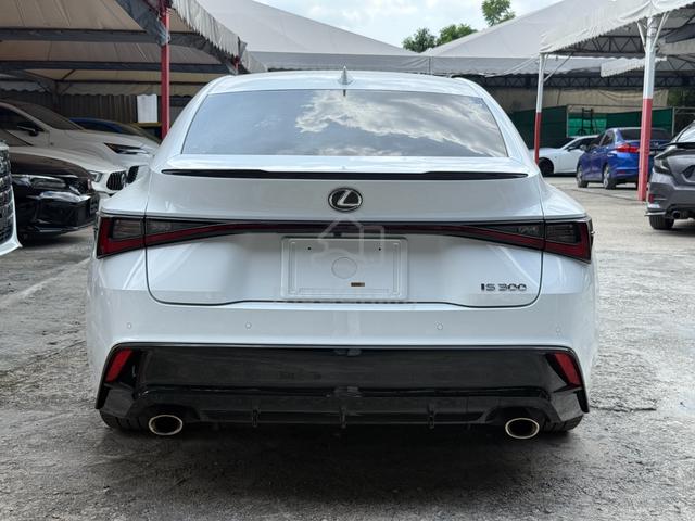 2023 Lexus IS300 2.0 F-SPORT MODE BLACK 3 SUNROF - 4