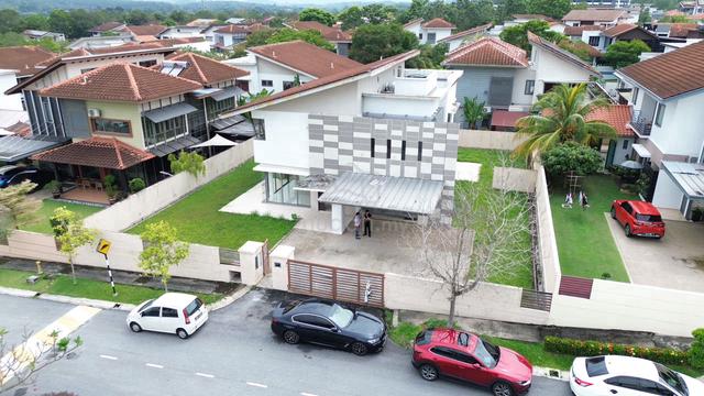 CHEAPESTš„ Bungalow 2 Storey BANYAN CLOSE Bukit Mahkota, Bangi 1