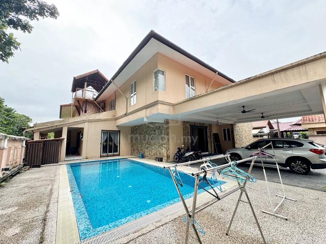 CORNER LOT 3 Storey BUNGALOW with POOL Jalan Kubah, Bukit Jelutong 1