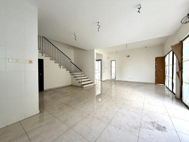New 3 Sty Semi D @ Jade Hills, Kajang , Freehold, Guarded, Super Cheap 1