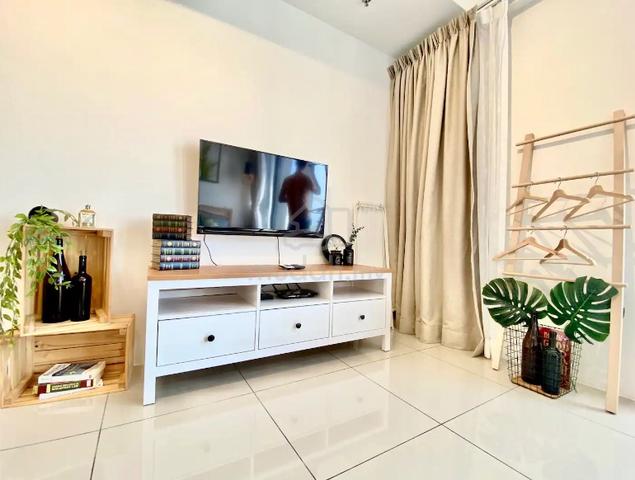 RM1k/mth 1st Home - Free 2 Carpark & 5 Min Elmina | Walk School, Mall 1