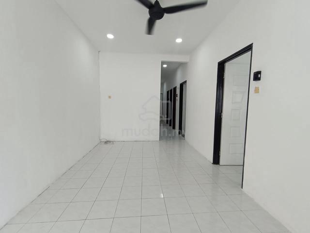 Rumah Teres Setingkat Untuk Dijual Di Taman Damai, Ayer Tawar 1
