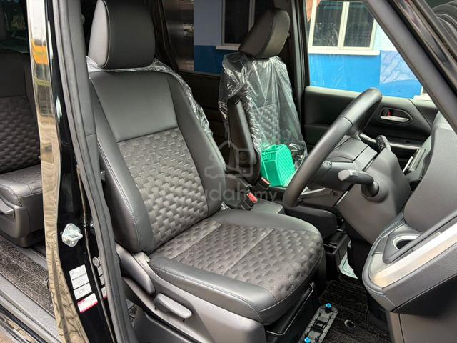 2022 Toyota VOXY 2.0 S-Z (A) GR BODY KIT FULL SPEC - 4