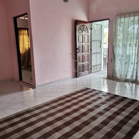 Spacious bungalow house 5