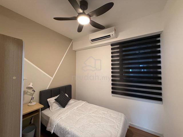 Single Room at M Vertica Residence | 10 min Walk to LRT/MRT Maluri 1