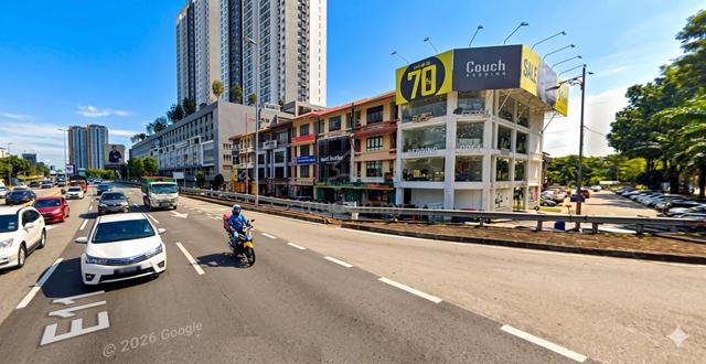 BMV -300k 4sty shop office facing LDP Highway Kelana Jaya ss6 Petaling 1