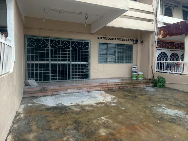 (Klang Parade) Jalan Meru Klang Town 2 Sty House For Rent 1