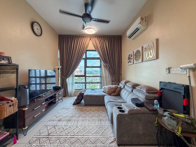 Aura Residence 1