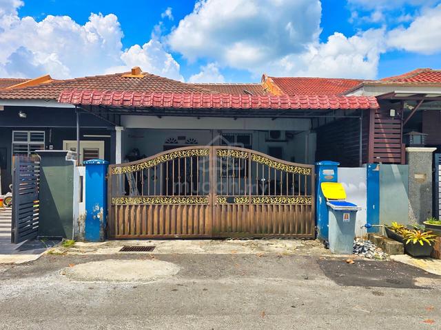 FACING OPEN Single Storey Terrace Bandar Saujana Putra 1