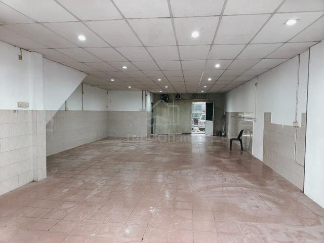 ground floor shop lot bayan bay queensbay 1400sf rare nice 1