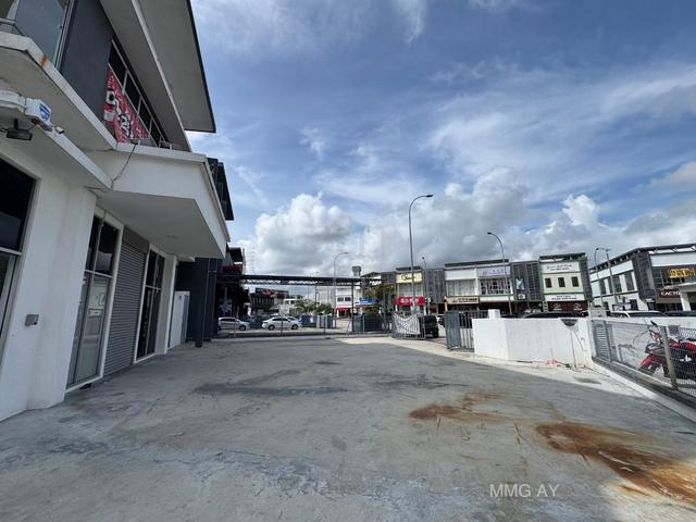 Bukit Raja 3rd Avenue 1.5 Storey Semi D Corner Commercial Shop Rent 1