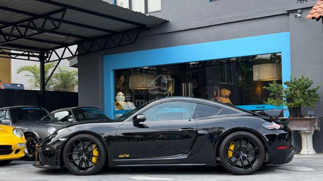 2020 Porsche 718 GT4 Local Under Warranty - 4