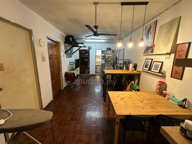 Wangsa Maju Section 2 Flat( Near LRT/Pasar Pagi/Parking/RM450per mth) 1