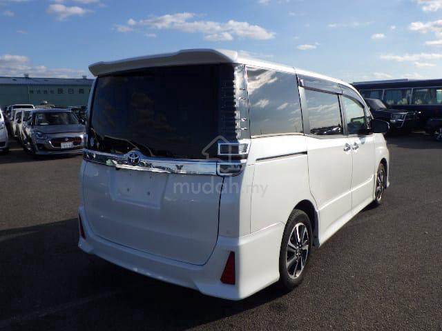 2021 Toyota VOXY 2.0 ZS KIRAMEKI 3 (A) FULL LOAN - 2