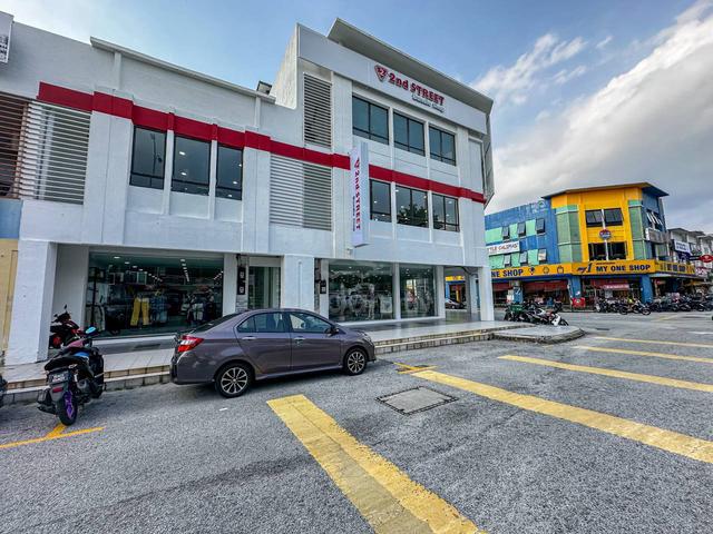 Facing Main Road & Good ROI | 2 Storey Shoplot | Saujana Utama 1