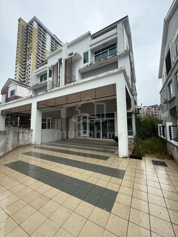 3 storey Semi detached house big compound Relau 1