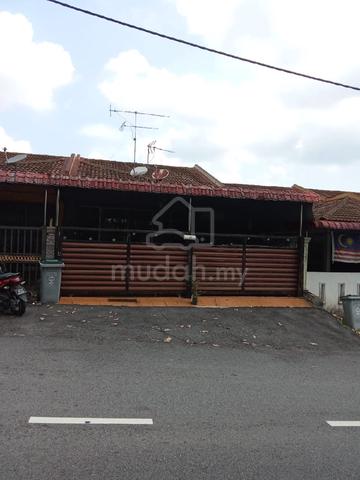 Rumah untuk disewa - Taman Idaman, Kluang 1