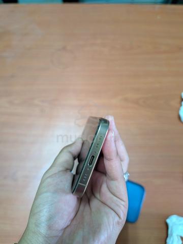 Apple iPhone 16 Pro 256 GB - photo 3 of 6