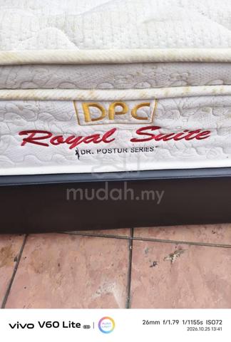 Queen divan bedframe with mattress - photo 3 of 4