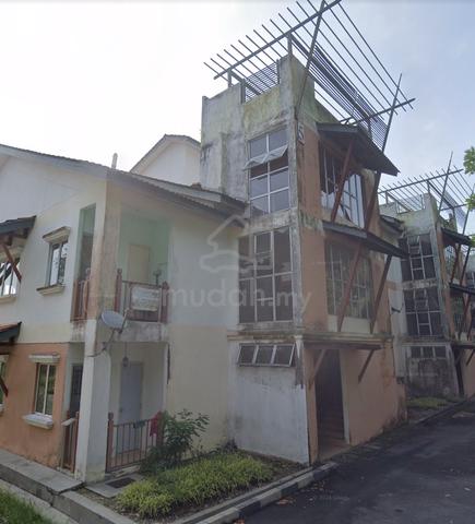 Bukit Merah Laketown 1