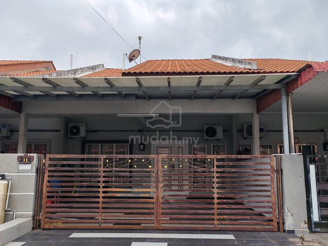 A convenient house where it's near to many shop lots(Taman Pagoh Jaya) 1