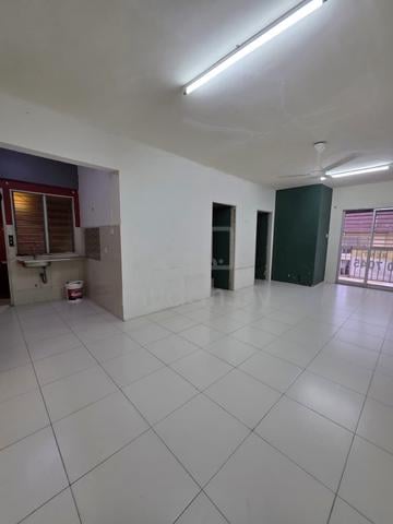 Lakeview Apartments 1