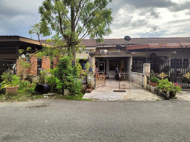 Freehold Single Storey House Selling Below Value at Teluk Intan Perak 1