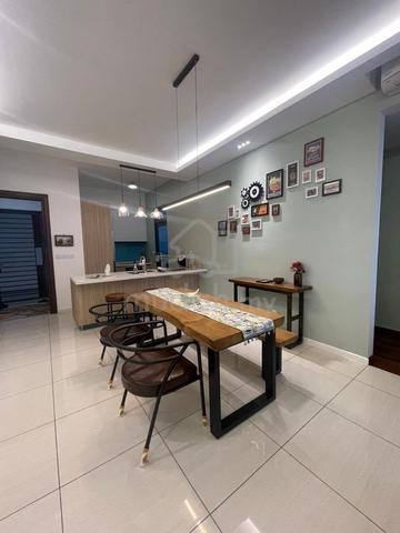 Queens Residences Q1 @ Queens Waterfront 1