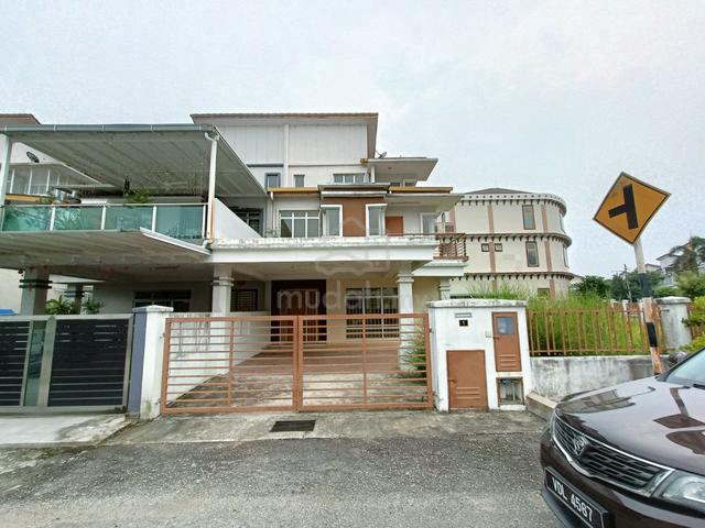 3 Storey Semi D Corner Lot, Taman Kipark, Puchong 1
