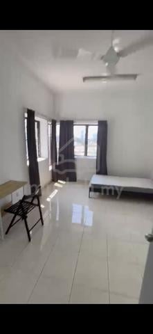 One Utama, MRT, LRT, First Avenue,M Suite 700m walk,Master Room 1