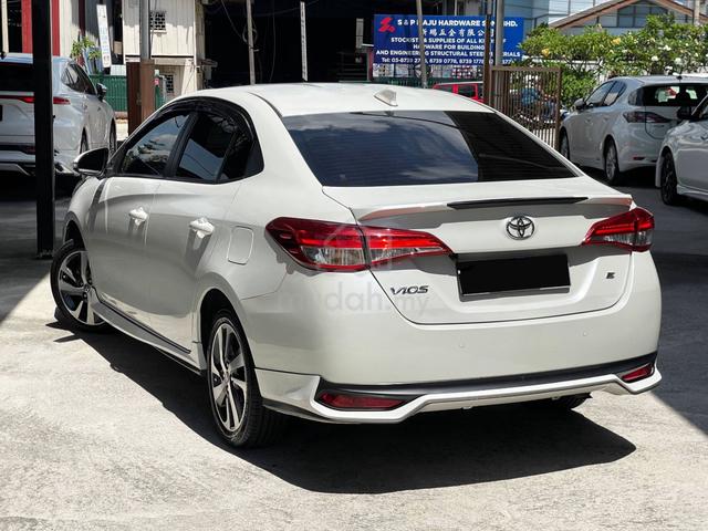 2022 Toyota VIOS 1.5 E - LOW MILEAGE / WARRANTY - 2