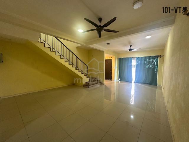 2 Storey Bandar Bukit Raja (Nobat) For Sale 4R 3B Nego 1
