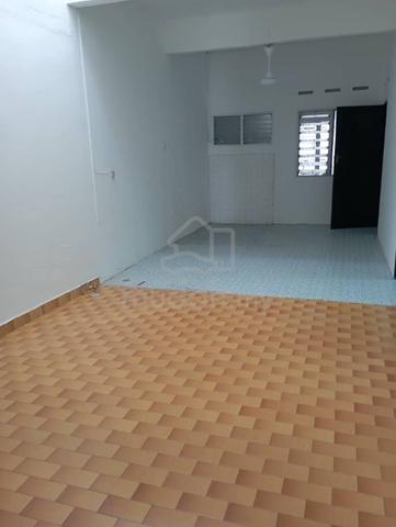 Teres setingkat Bukit beruang Freehold Non bumi lot 3
