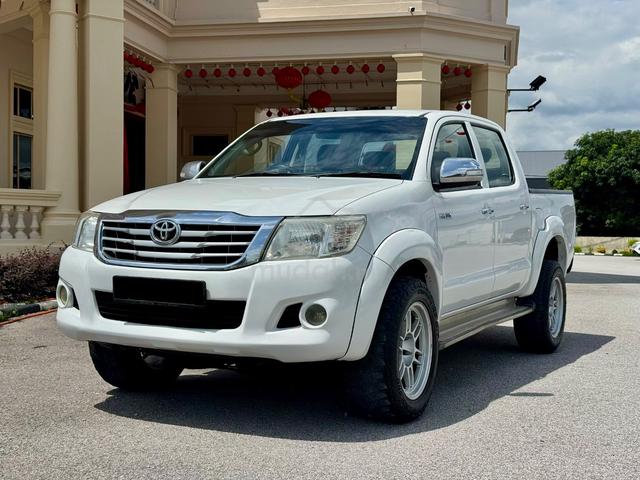 2012 Toyota HILUX 2.5 G VNT FACELIFT (A) - 1
