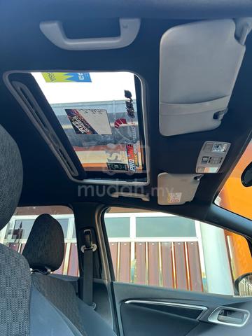 2015 Honda JAZZ 1.5 V (A) - 4