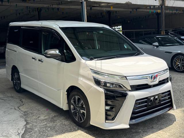2021 Toyota VOXY 2.0 ZS KIRAMEKI 3 8YRS WARRANTY - 1