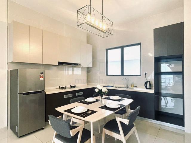 Bay Point @ Country Garden Danga Bay 2