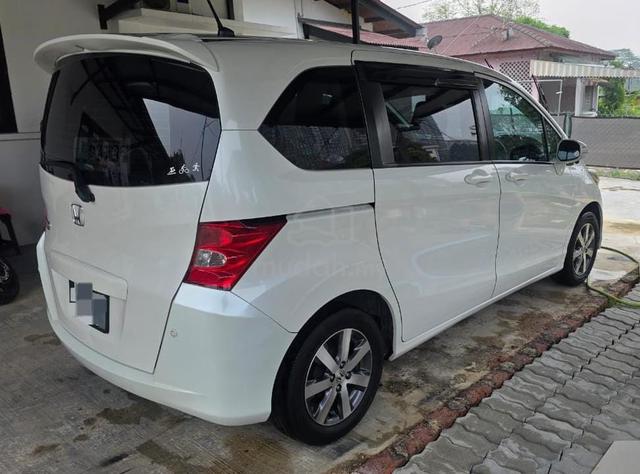 2010 Honda FREED 1.5 E (A) - 3