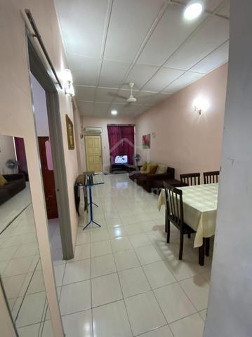 Middle Room for Rent (Female ) 1