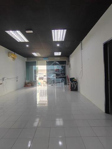 Clean & Nice Ground Floor Shoplot in Bandar Laguna Merbok BLM 1